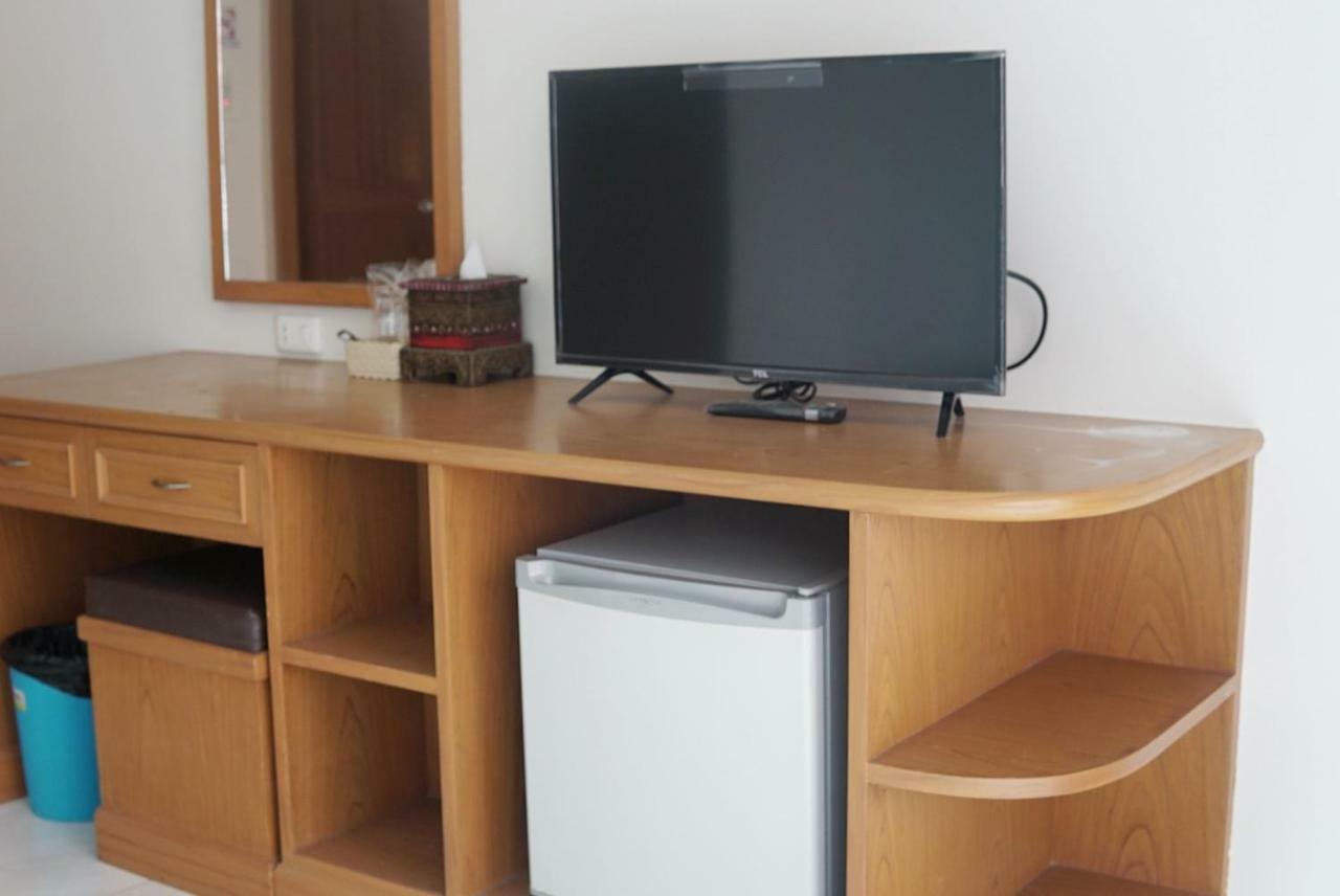 Total-Inn Patong Bagian luar foto
